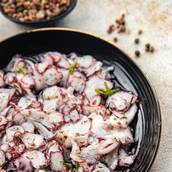carpaccio-de-poulpe-roti-à-l'huile-d'olive