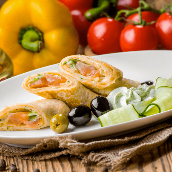 crêpes au citron, saumon fumé, concombre et fromage frais