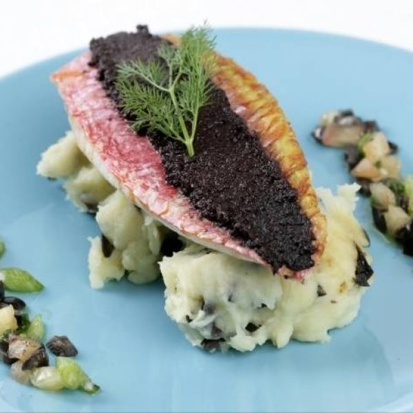 Rouget à la tapenade noire
